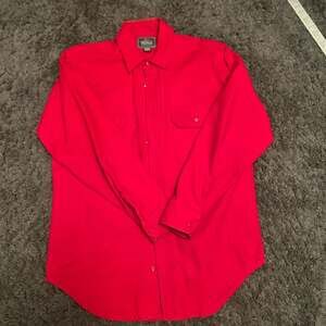 Vintage Woolrich Red Cotton Long Sleeve Flap Pocket Button Up Shirt Size Medium
